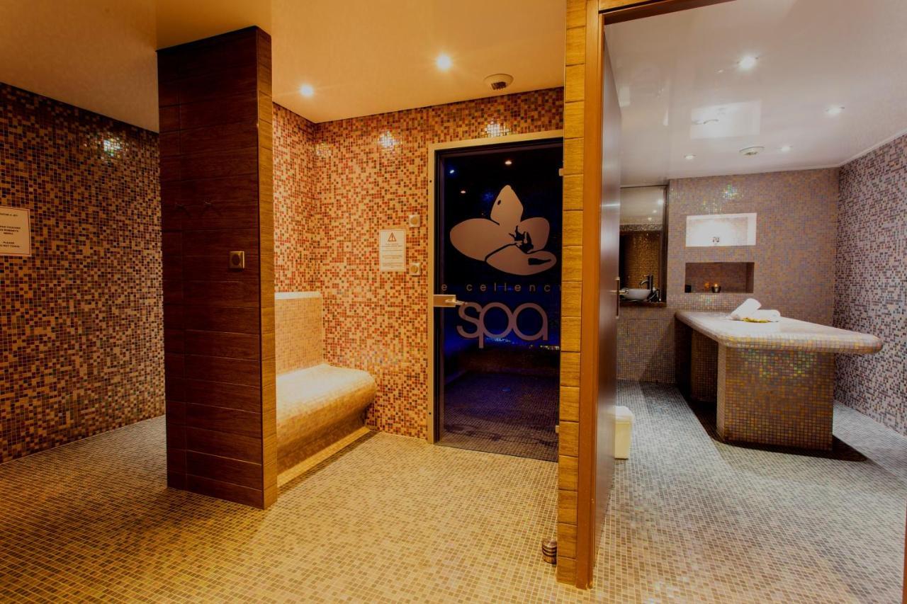 Ax Hotel Spa & Restaurant Chorges Bagian luar foto