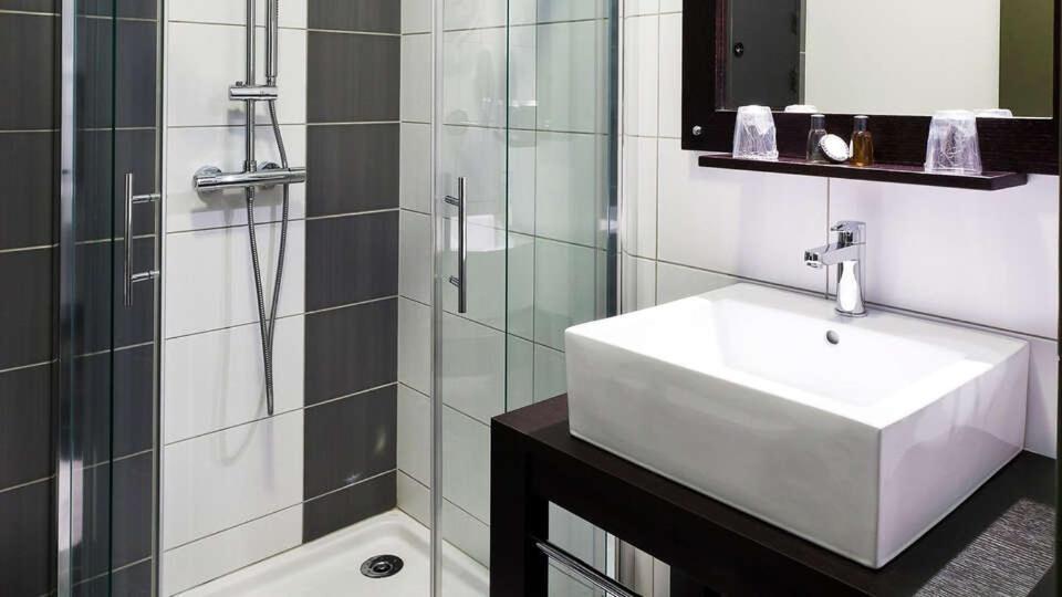 Ax Hotel Spa & Restaurant Chorges Bagian luar foto