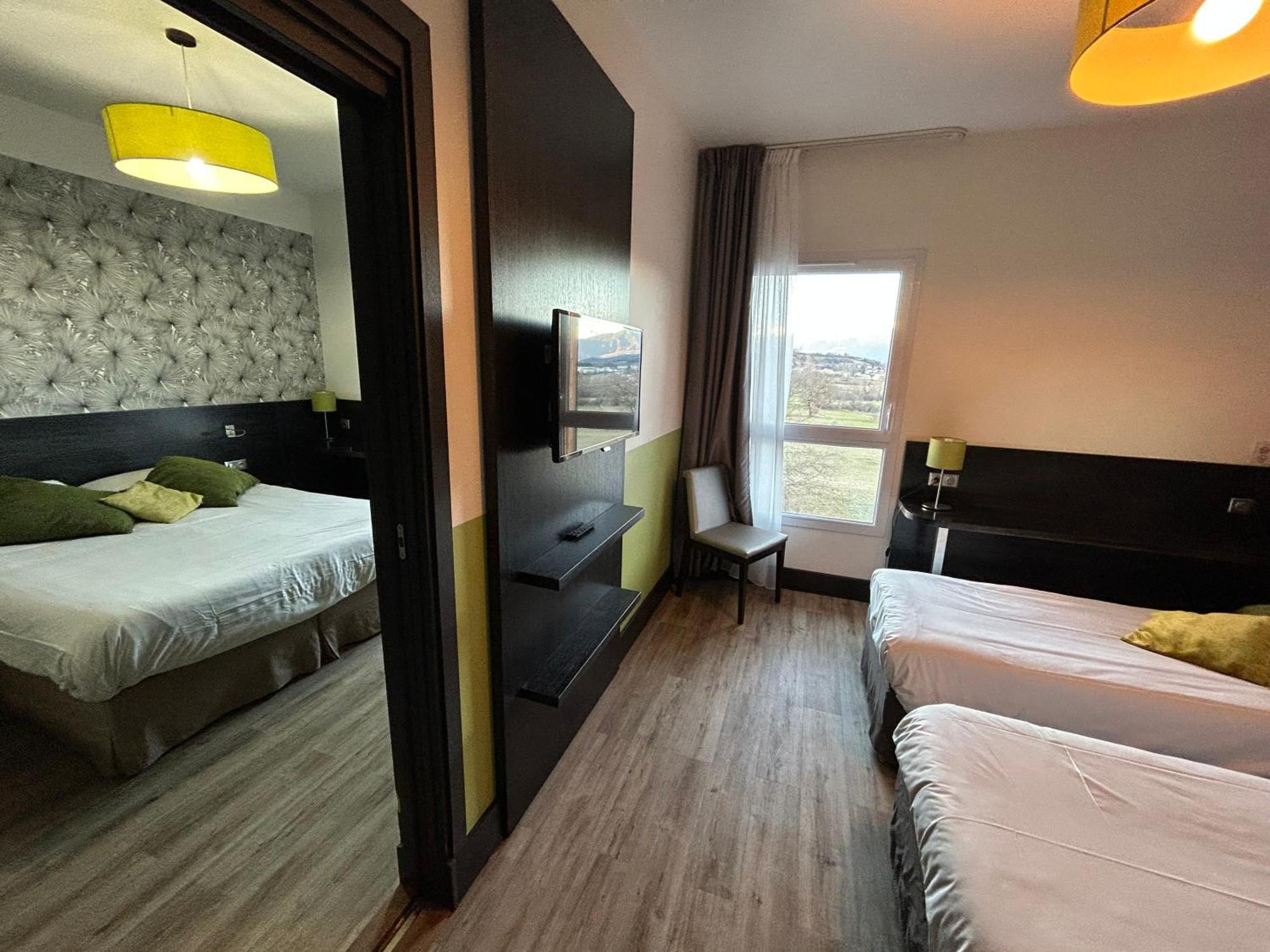Ax Hotel Spa & Restaurant Chorges Bagian luar foto