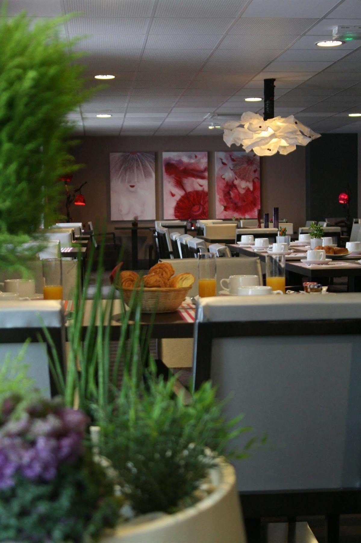 Ax Hotel Spa & Restaurant Chorges Bagian luar foto