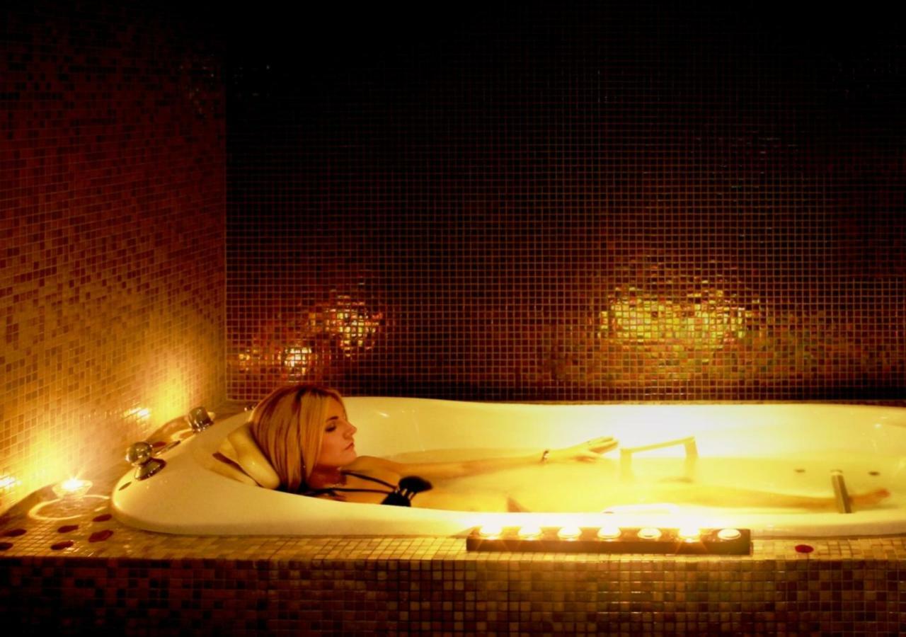 Ax Hotel Spa & Restaurant Chorges Bagian luar foto