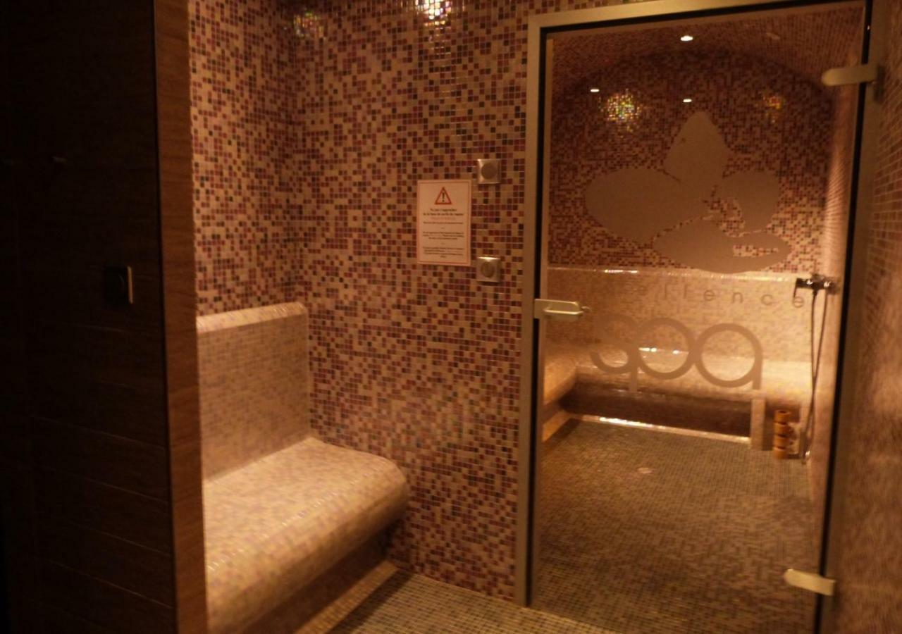 Ax Hotel Spa & Restaurant Chorges Bagian luar foto