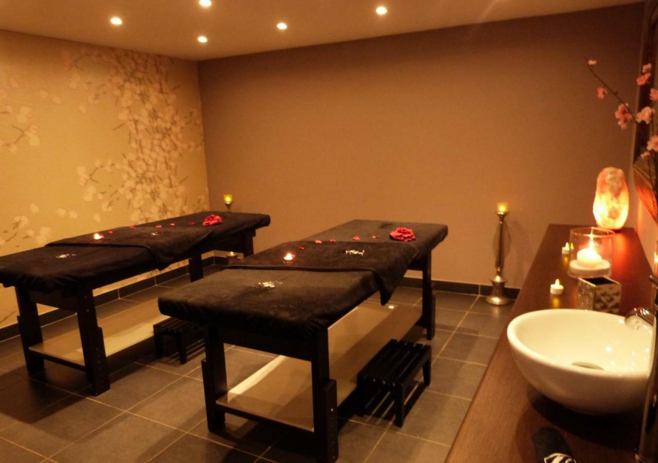Ax Hotel Spa & Restaurant Chorges Bagian luar foto